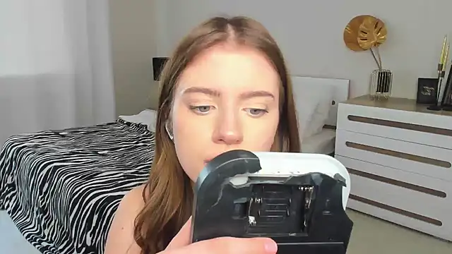 Erica_Kiss' Live XXX Chat