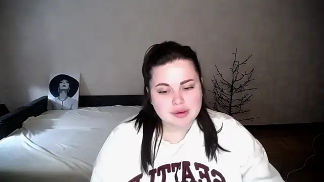 Онлайн чат XXX Emily_Mo