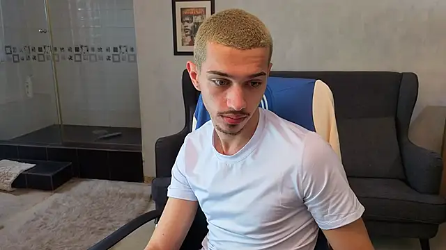 แชท XXX สดของ KaydenDrew