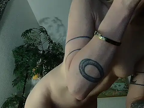 lavender_spits élő XXX-chatje