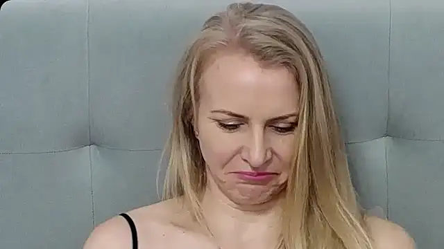 K__Adrienne Webcam show