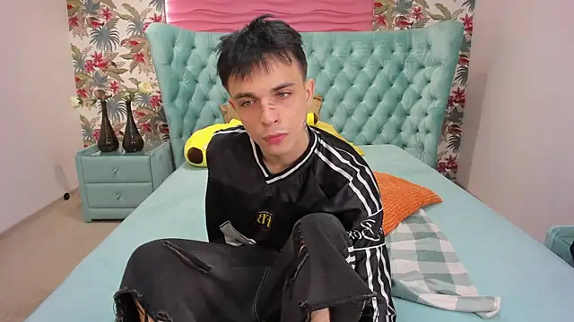 ClarkBev: онлайн-секс-чат