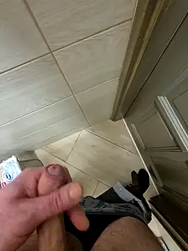 kisbiro77777's Live XXX Chat