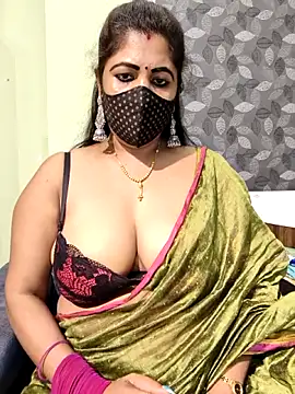 Poly_bhabi লাইভ XXX চ্যাট
