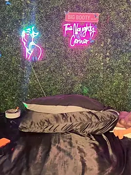 Chatroom XXX en direct de RenaThickAss