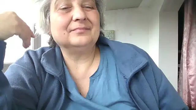 Chat +18 de ExquisiteMature ao vivo