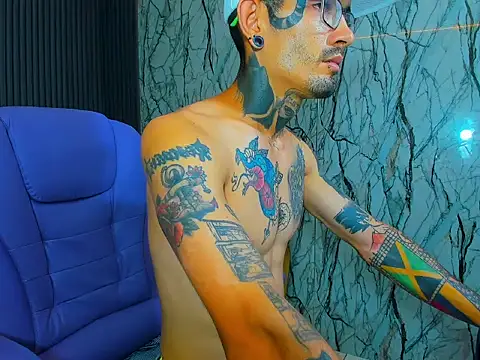 Boy_tatto77 Show in webcam