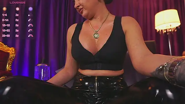 EmpressDesires' Live XXX Chat