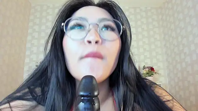 دردشة NatsumiHun الجنسية المباشرة