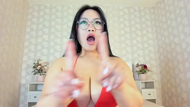 NatsumiHun's Live XXX Chat