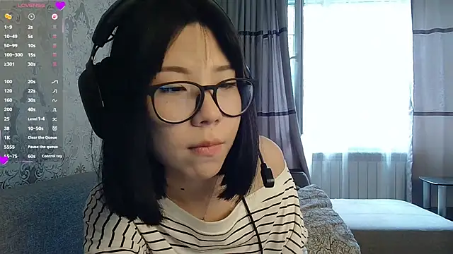 AprilOnilll's Live XXX Chat