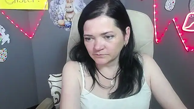 LauraFinn live XXX chat