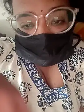 Czat XXX na żywo – MaggieTelugu-15