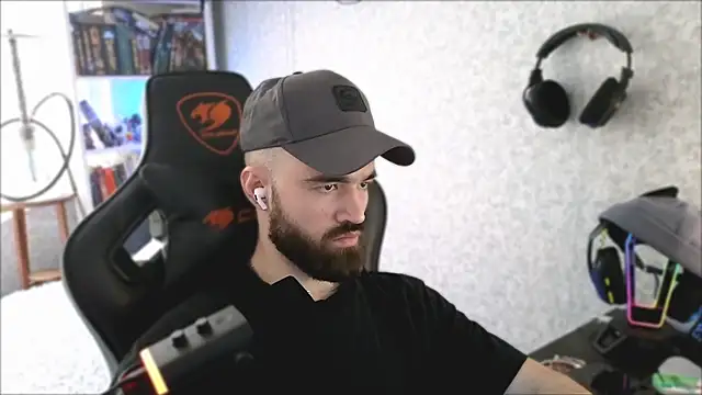 Chat +18 de _Mostly_ ao vivo