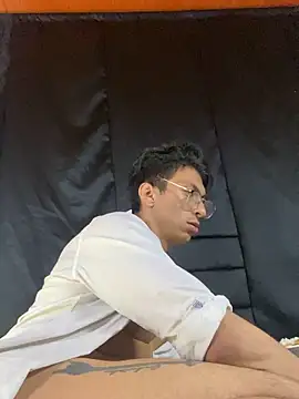 ApoloCruz 在線直播表演