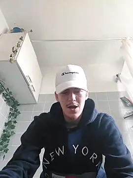 Chat +18 de Toyjungee ao vivo