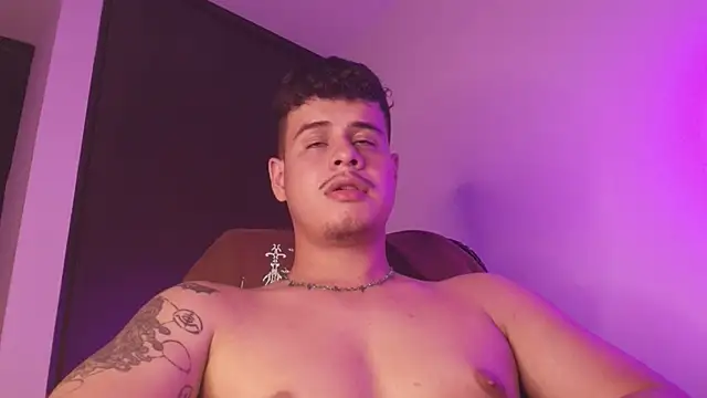 XXX chat uživo modela BjornSteel