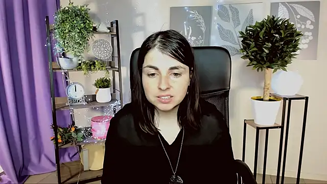 MartaEdams 即時 XXX 聊天