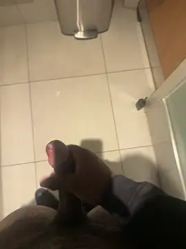 chocolatelongstrokes Show in webcam