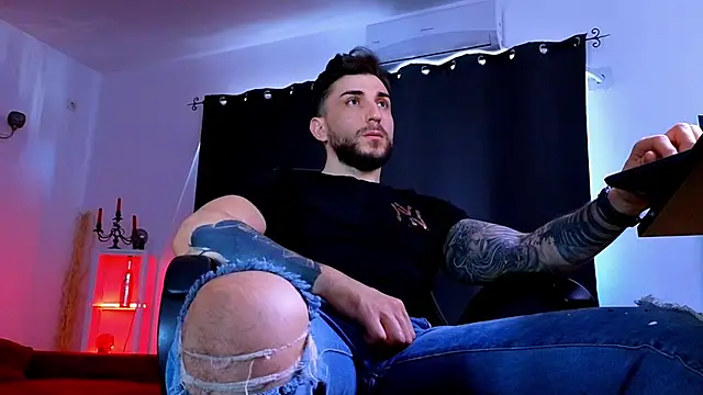 MightyAaron66 লাইভ XXX চ্যাট