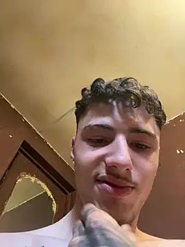 XXX chat uživo modela denysio69