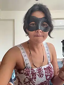 raavigirl Chat XXX in diretta