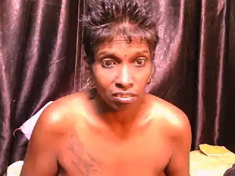 Fuckable_Nasty_MILF live XXX chat