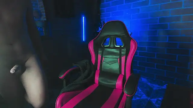 Show modela ethann2_ na web-kameri