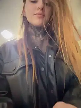 KishaMur Adlı Modelin Canlı XXX Sohbeti