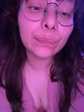 Solo_yoss Chat XXX in diretta