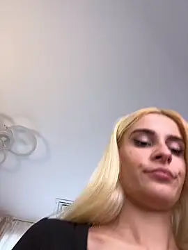 دردشة SelenaDaze الجنسية المباشرة