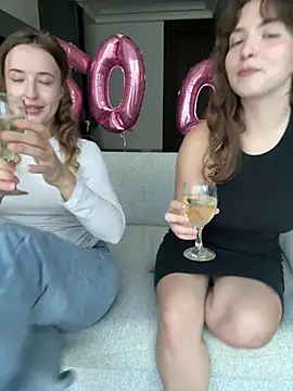 Nura_n_Sarah Webcamshow