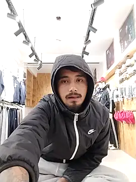 stickycone: διαδικτυακό σόου στην κάμερα