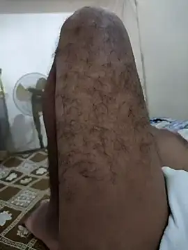 Pokazy przed kamerką – DIRTY_SMEGMA_DICK_4_PIGS