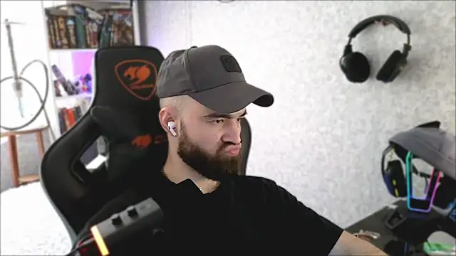 _Mostly_ Show Webcam