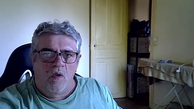 _hippo_ live XXX chat