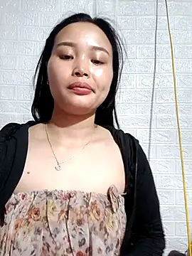 Akile80 即時 XXX 聊天