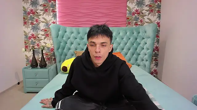 Онлайн чат XXX ClarkBev