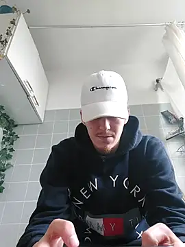 Toyjungeen Live XXX chat