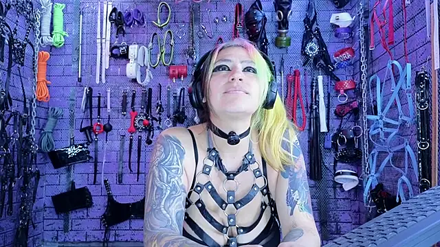 PANDORANEZZ: онлайн-секс-чат