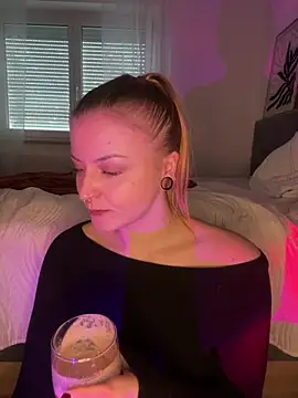 Онлайн чат XXX CherryyCheeks