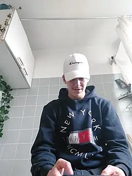 Toyjungee Adlı Modelin Canlı XXX Sohbeti