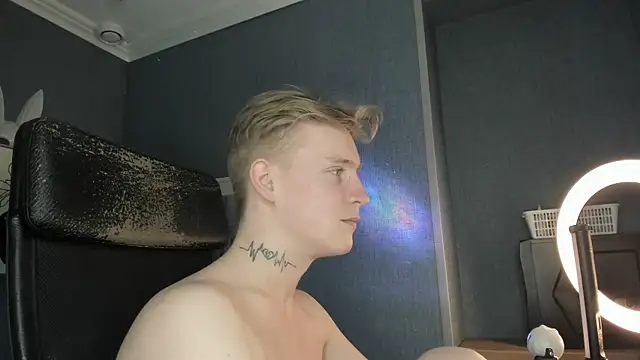 دردشة AlexxSweet الجنسية المباشرة