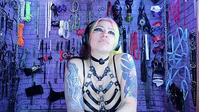 PANDORANEZZ live XXX chat