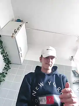 Chat +18 de Toyjungee ao vivo