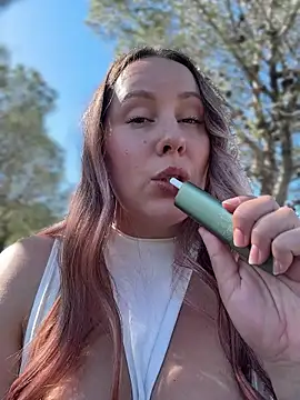 Mona_Plus 在線直播表演