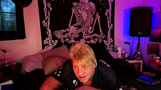 Show modela whitehole4bbc252 na web-kameri