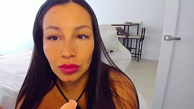 AvisFlowers' Live XXX Chat