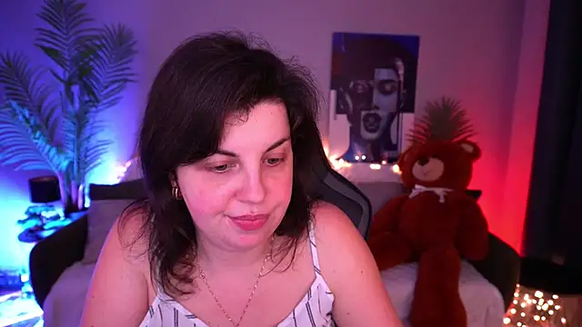 MirandaWong Adlı Modelin Canlı XXX Sohbeti