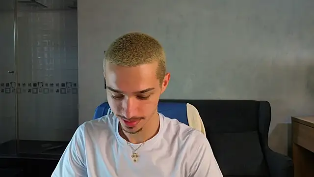 Živý XXX chat KaydenDrew